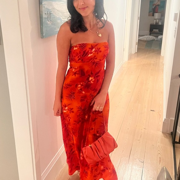 Staud Bean Bag in Blood Orange - Picture 2 of 5